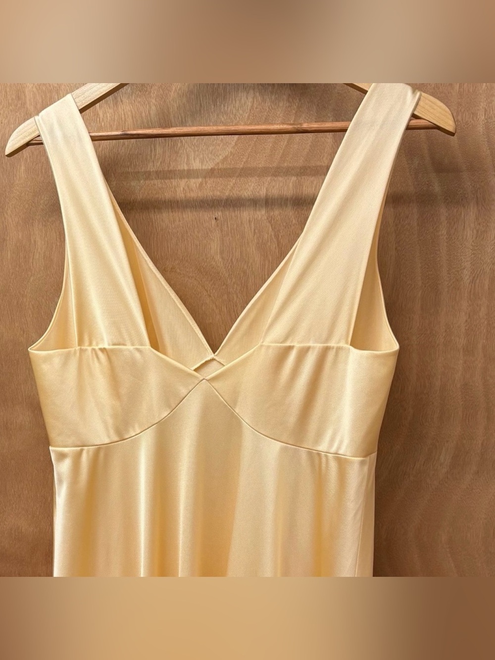 Vintage Vanity Fair Satin V-Neck Slip in Soft Champagne - Picture 3 of 10